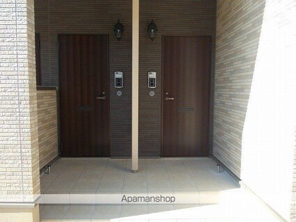 グランファミーユⅠ[1LDK/45.27m2]のエントランス