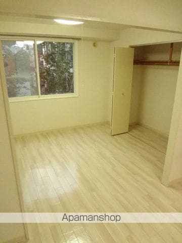 MORE TONDENの内装写真