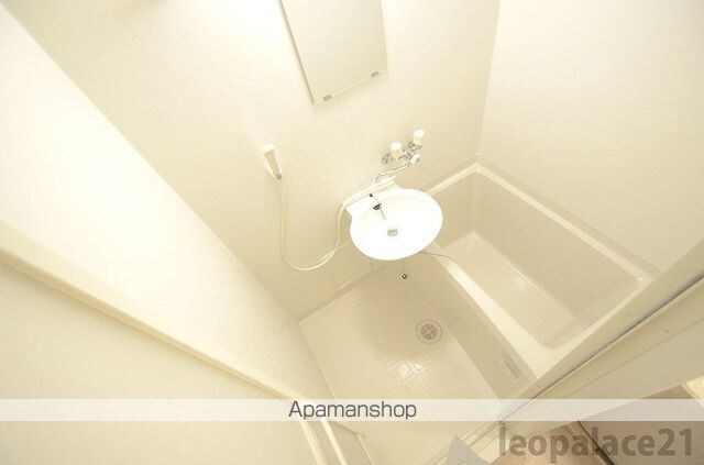 レオパレスプレミール東本浦[1K/23.18m2]のバス