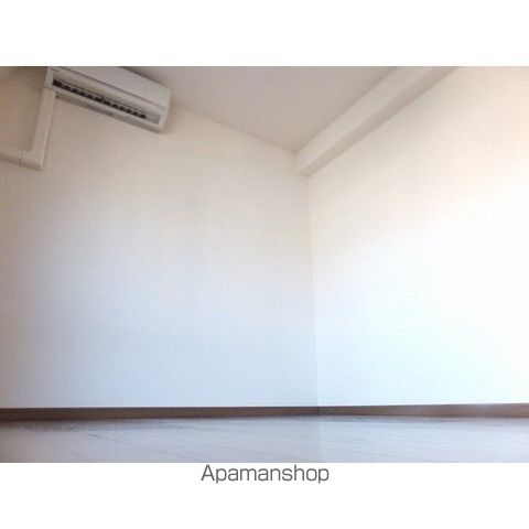 CRESCENT MOTONESの内装写真