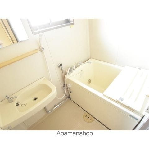 グランドゥール元町IIの内装写真