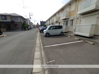 グラミール中之島[1LDK/33.39m2]の駐車場