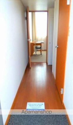 レオパレスクレスト[1K/20.28m2]の玄関