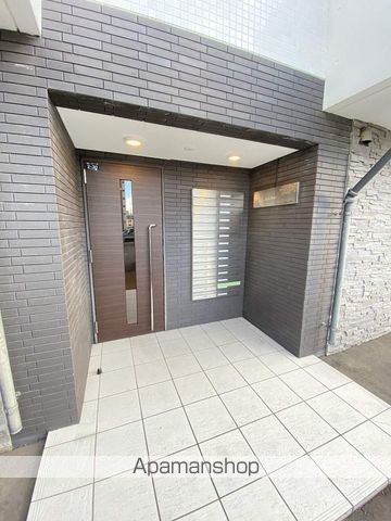 LUANA福住の玄関写真