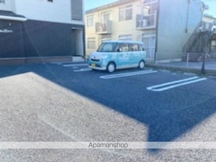 ハミルトンハウス[1K/33.03m2]の駐車場1