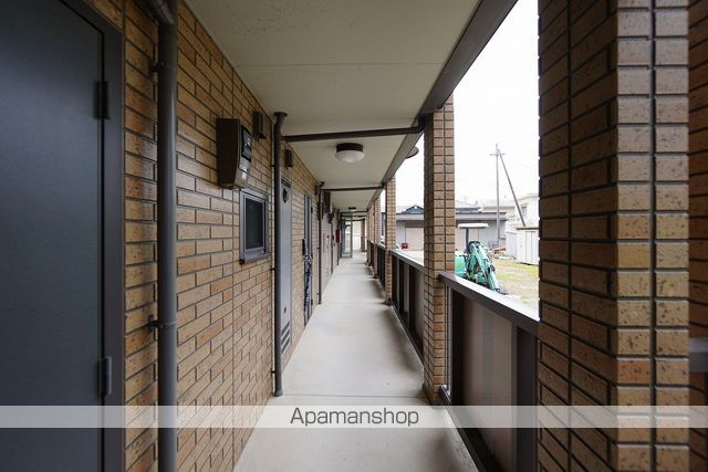 リバーパーク A棟の玄関写真