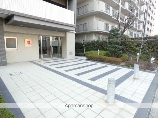 ドゥーエ森ノ宮の玄関写真