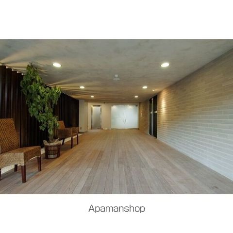 プライムアーバン三軒茶屋の玄関写真