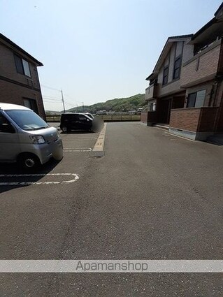 アルクエンシェルＢ[2DK/40.45m2]の駐車場1