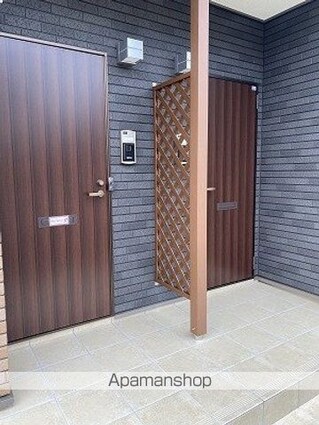 愛媛県新居浜市八幡１丁目[2LDK/54.19m2]のエントランス