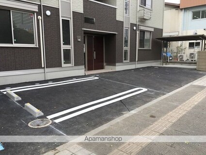 Ｄーｒｏｏｍ新寺[1LDK/50.53m2]の駐車場