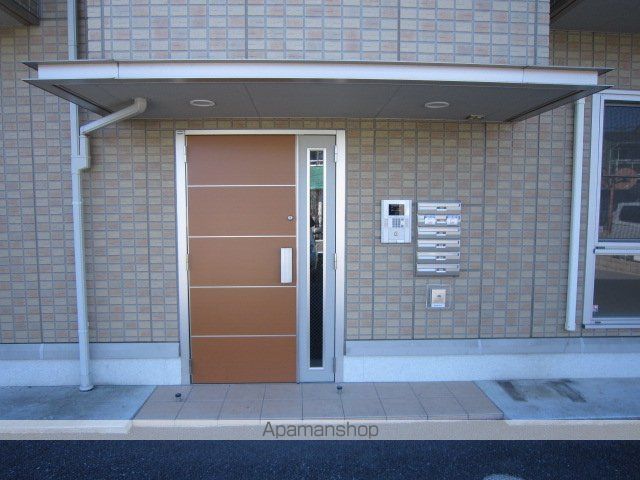 カサベルデ長岡の玄関写真