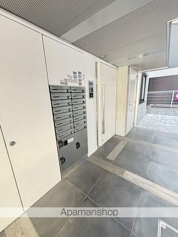 TRYM横浜生麦の玄関写真