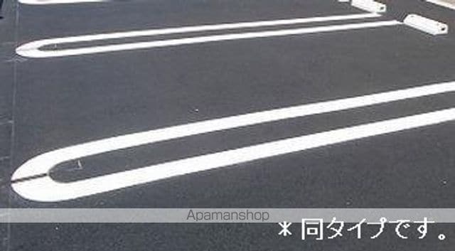 クレール[1LDK/48.92m2]の駐車場