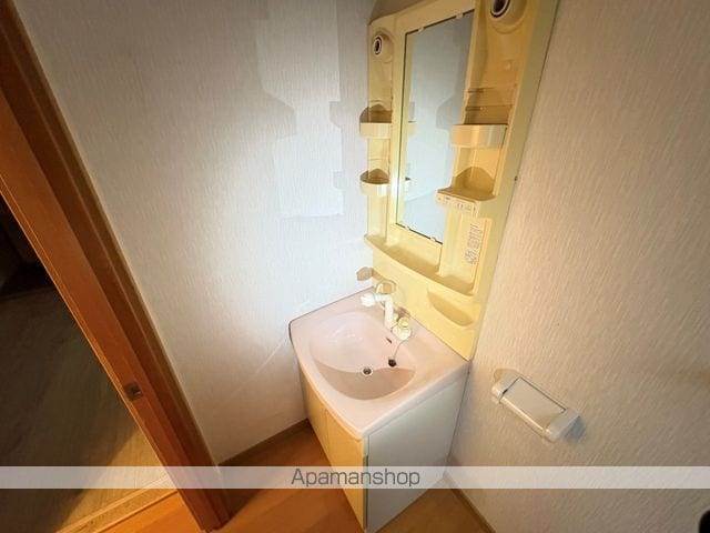 布市町1-5-4貸家の内装写真