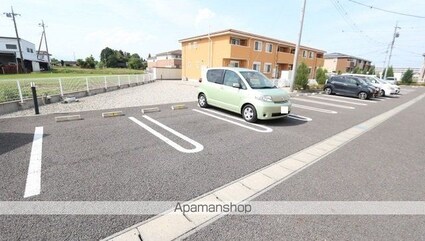 ラフィネ　シス[2LDK/53.81m2]の駐車場