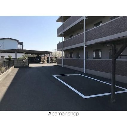 ビュー久米川パル[1K/25.92m2]の駐車場