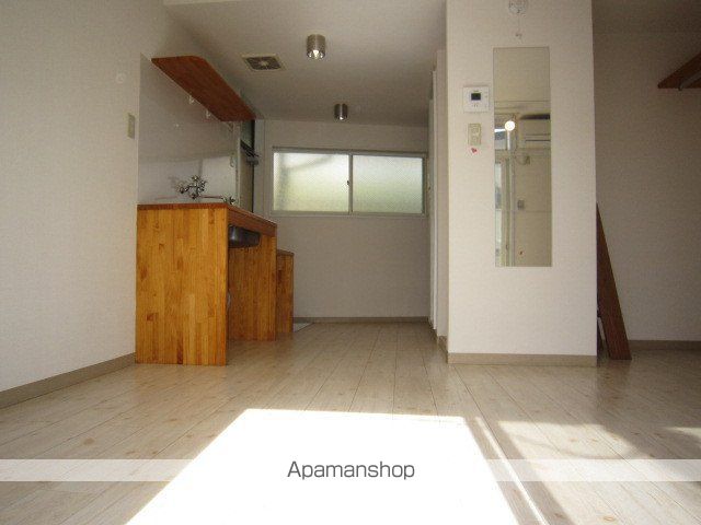 長屋アパートメントHACHIの内装写真