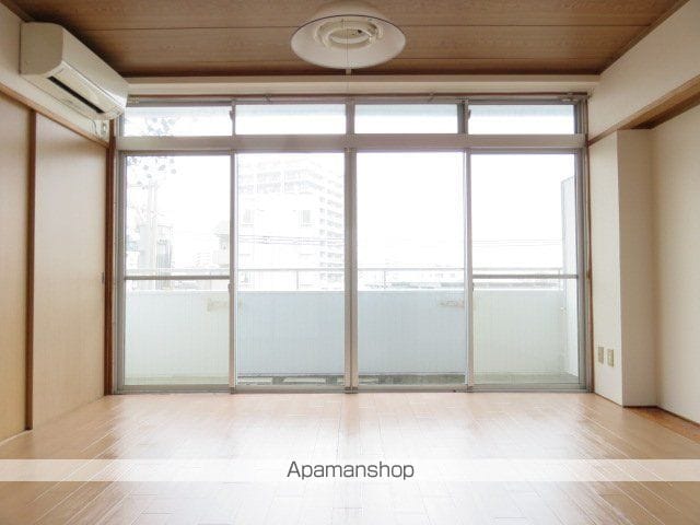 ネットプラスビルの内装写真