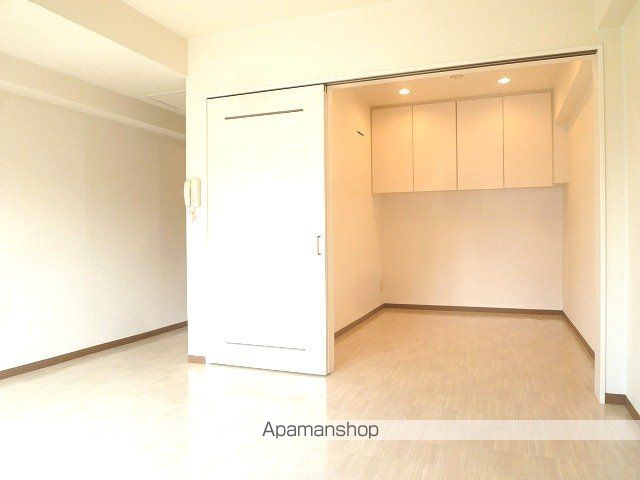EーONEの内装写真