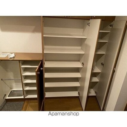東京都豊島区東池袋２丁目[3LDK/83.92m2]の収納