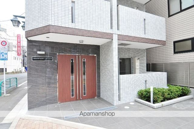GRANPASEO高円寺南の玄関写真