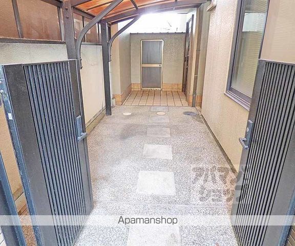 叡山電鉄 元田中駅 徒歩27分 2階建 築37年の玄関写真