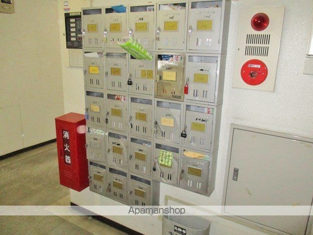 モア南6条の玄関写真