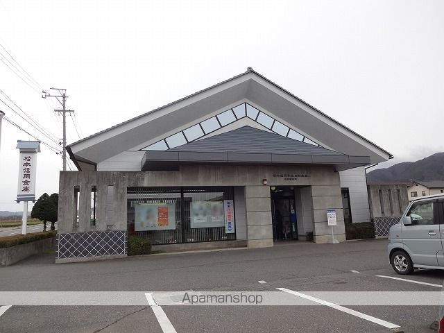サンパチェンスAの周辺写真