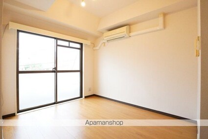 サンパレス南町[1R/15.86m2]のリビング・居間