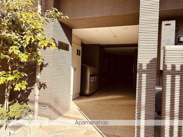 広島市西区 10階建 築8年の玄関写真