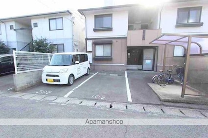 サンソルトＡ・Ｂ棟[2DK/45m2]の駐車場