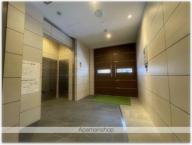 ローズコーポ堺筋本町の玄関写真