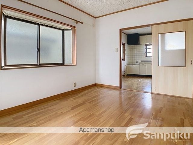 松山市 2階建 築38年の内装写真