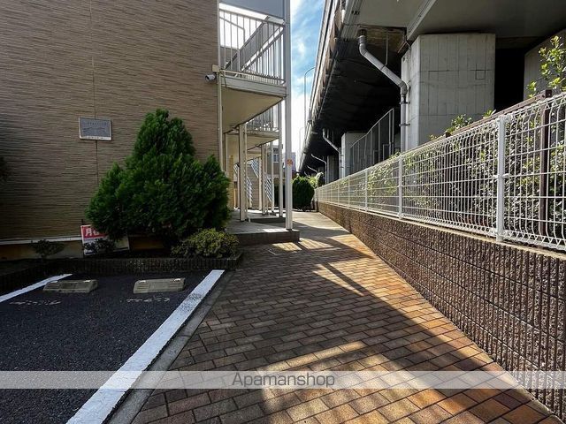 レオパレスシャンテAの玄関写真