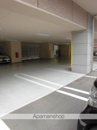 ヴィアーレ　光南[1LDK/47.6m2]の駐車場