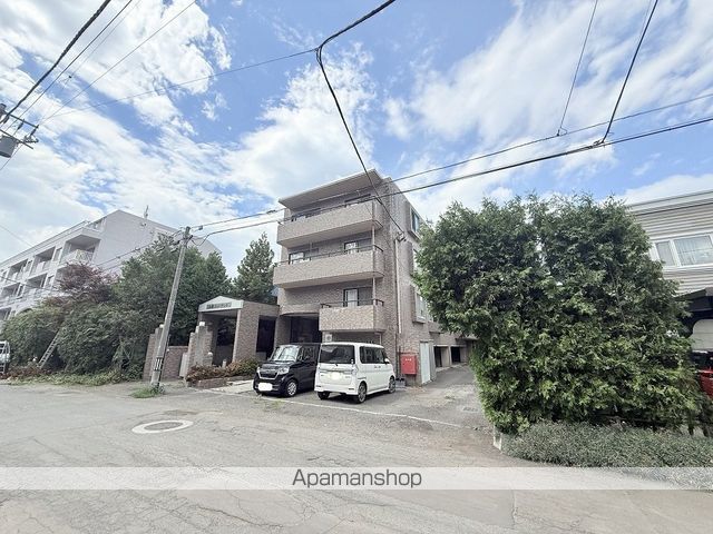 山鼻コンパウンドの外観写真
