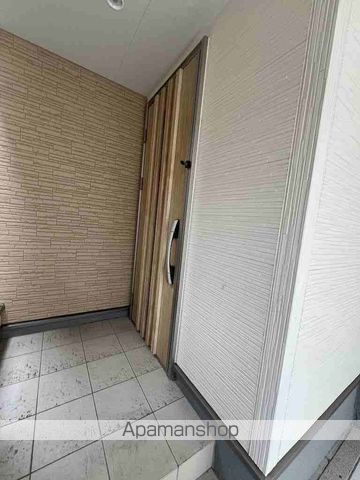 さいたま市南区 3階建 築4年の玄関写真