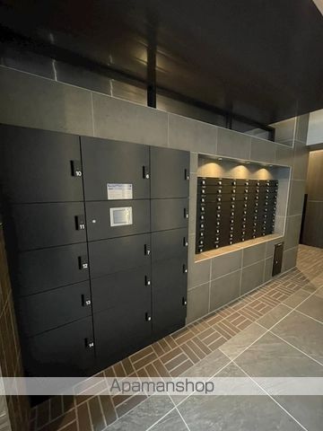 メイクス浅草EASTの玄関写真