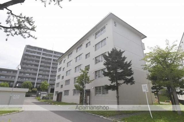 札幌西月寒団地5号棟の外観写真