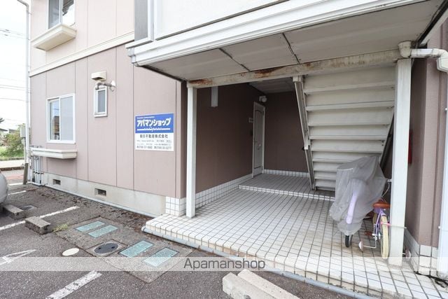 リヴェール射水の玄関写真