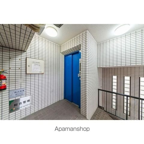 セントラルハイツ中野本町の玄関写真