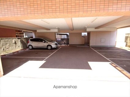 ポートパレス[1K/26.7m2]の駐車場