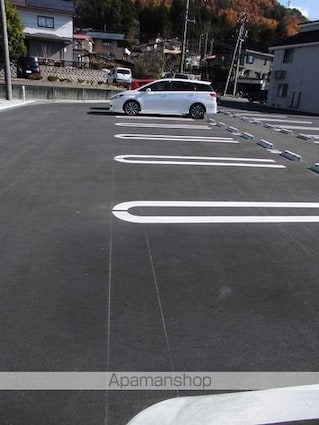 トレントットⅡ[1LDK/50.14m2]の駐車場