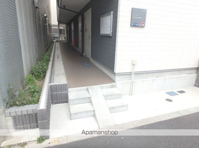 リブリ・TKグレイスビルIIIの玄関写真