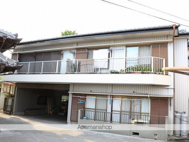 山岡アパートの外観写真