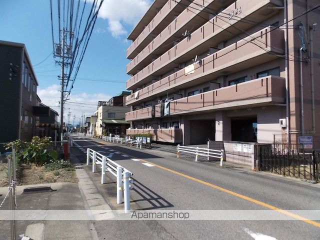 ガーデン山内の玄関写真