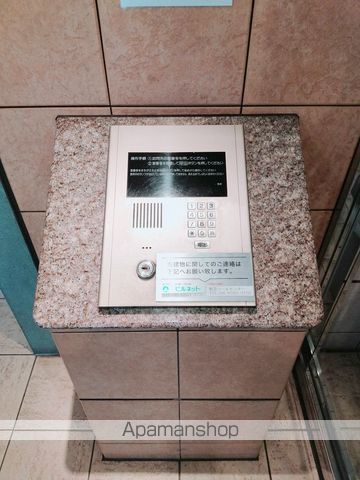 ドミール江戸堀の玄関写真
