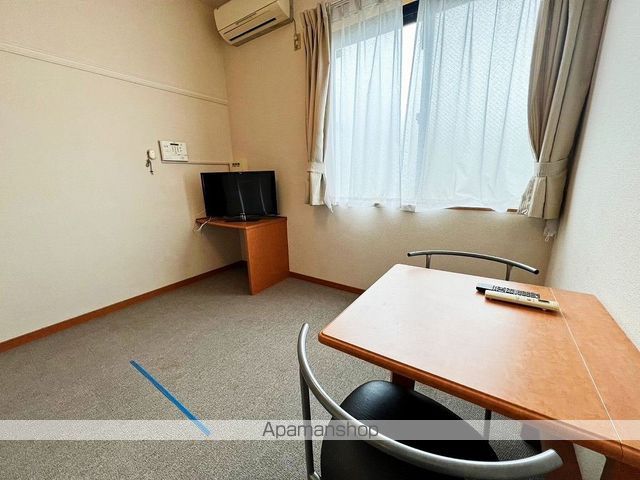 レオパレスローザリーの内装写真