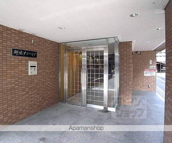 御池サンハイツの玄関写真